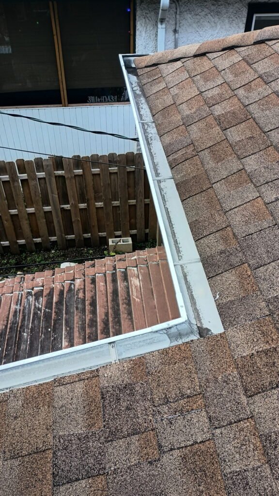 Gutter cleaning Oak Park IL gutterwilson.com