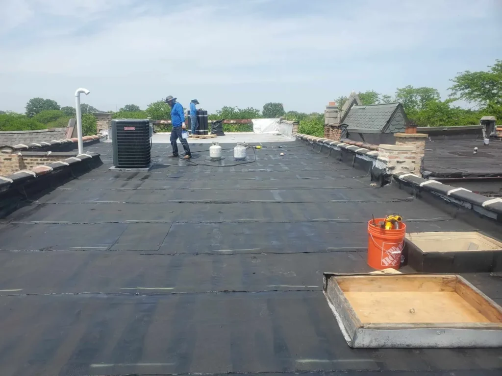 Gutter Wilson - Flat Roofing in Chicago illinois