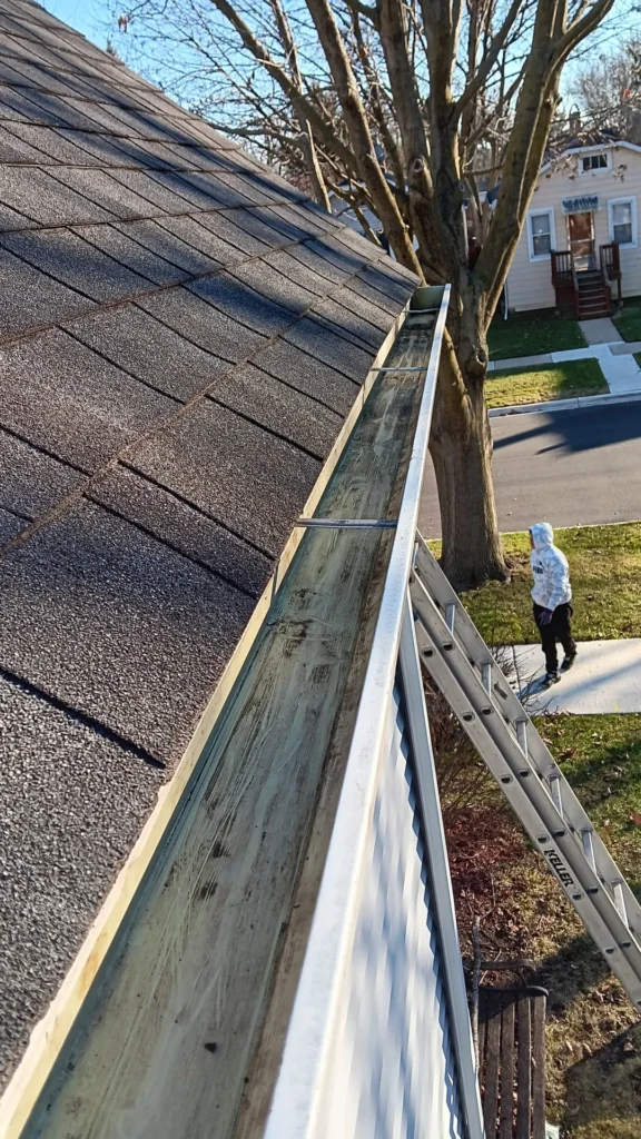 Gutter Wilson - Gutter Cleaning Services in Chicago Illinois